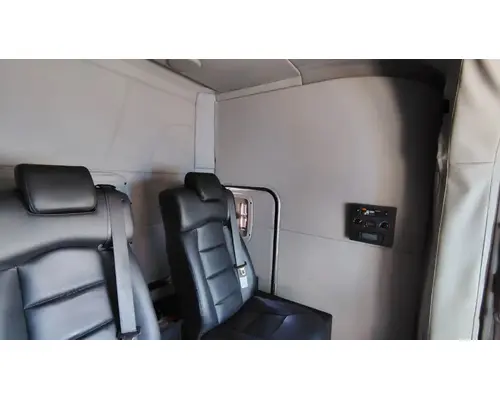 PETERBILT 579 Cab Assembly