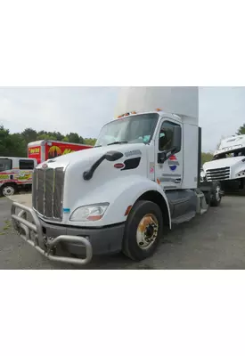 PETERBILT 579 Cab Clip