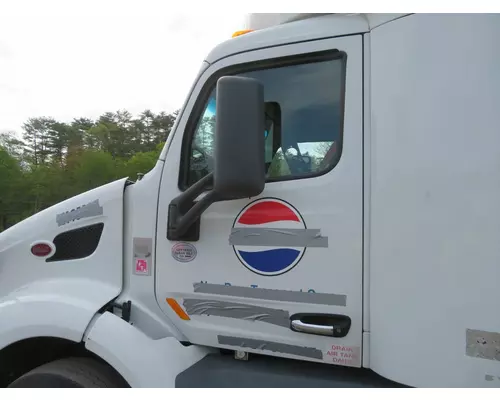 PETERBILT 579 Cab Clip