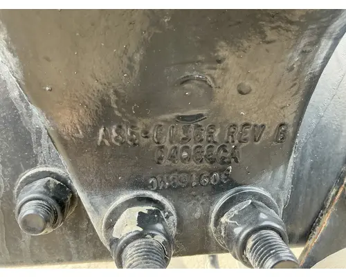 PETERBILT 579 Cab Mount Bracket