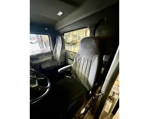 PETERBILT 579 Cab