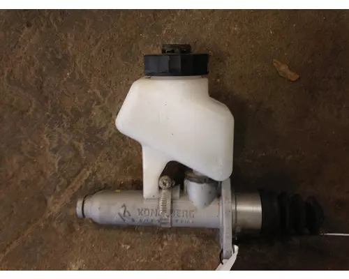 PETERBILT 579 Clutch Master Cylinder