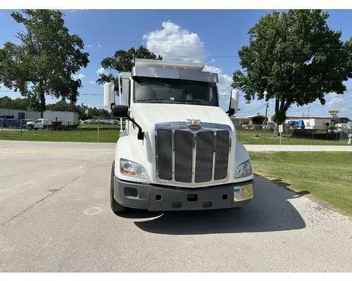 PETERBILT 579 Complete Vehicle