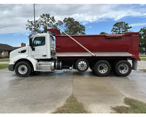 PETERBILT 579 Complete Vehicle