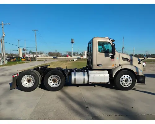 PETERBILT 579 Complete Vehicle
