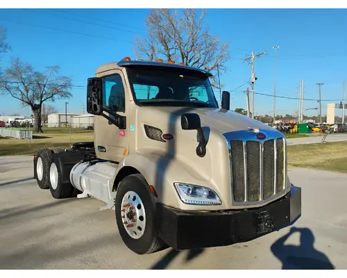 PETERBILT 579 Complete Vehicle