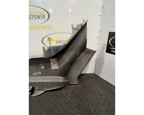 PETERBILT 579 Cowl Panel