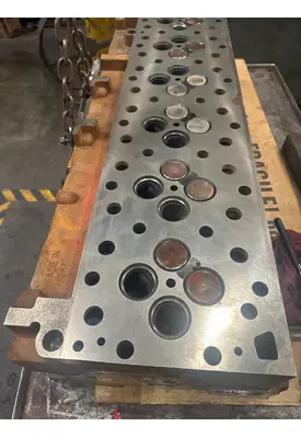 PETERBILT 579 Cylinder Head