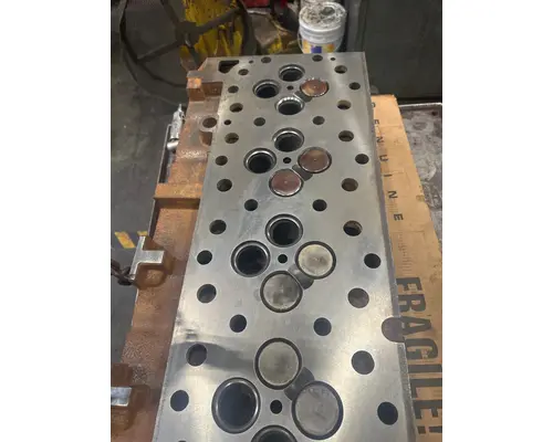 PETERBILT 579 Cylinder Head