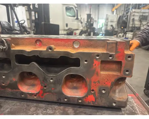 PETERBILT 579 Cylinder Head
