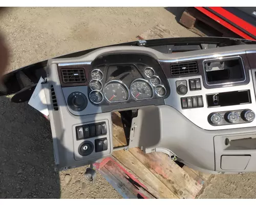 PETERBILT 579 DASH ASSEMBLY