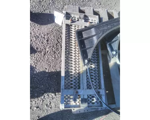 PETERBILT 579 DECK (CATWALK) STEP