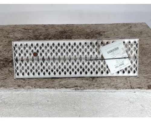 PETERBILT 579 DECK (CATWALK) STEP