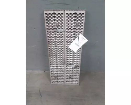 PETERBILT 579 DECK (CATWALK) STEP