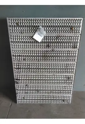PETERBILT 579 DECK (CATWALK) STEP