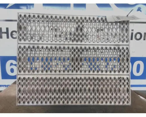 PETERBILT 579 DECK (CATWALK) STEP