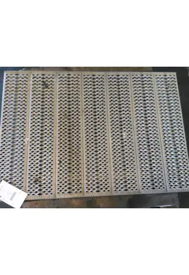 PETERBILT 579 DECK (CATWALK) STEP