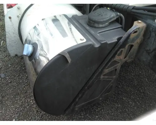 PETERBILT 579 DEF TANK