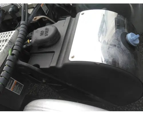 PETERBILT 579 DEF TANK