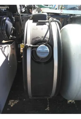 PETERBILT 579 DEF TANK