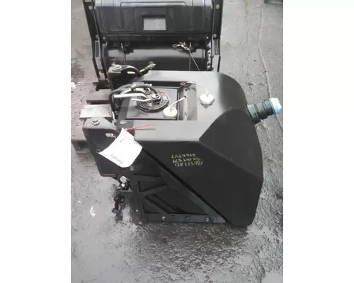 PETERBILT 579 DEF TANK