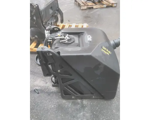 PETERBILT 579 DEF TANK