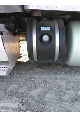 PETERBILT 579 DEF TANK