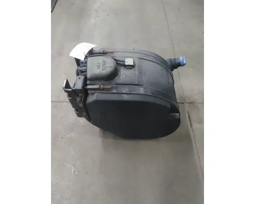 PETERBILT 579 DEF TANK