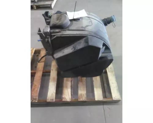 PETERBILT 579 DEF TANK