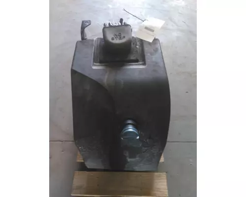 PETERBILT 579 DEF TANK