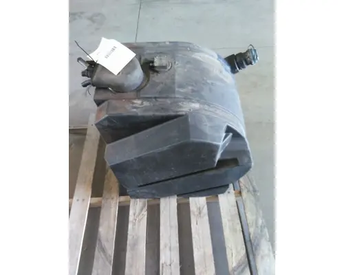 PETERBILT 579 DEF TANK