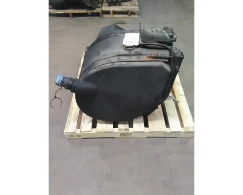 PETERBILT 579 DEF TANK