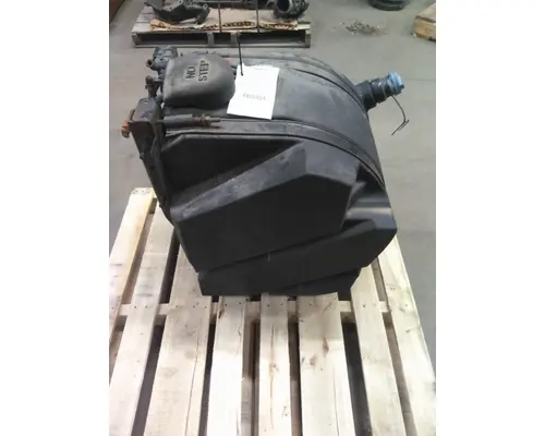 PETERBILT 579 DEF TANK