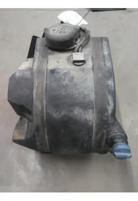 PETERBILT 579 DEF TANK