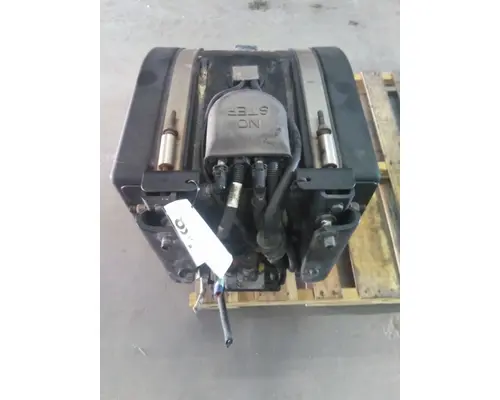PETERBILT 579 DEF TANK