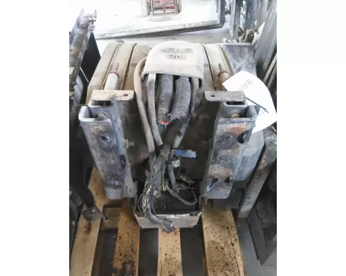PETERBILT 579 DEF TANK