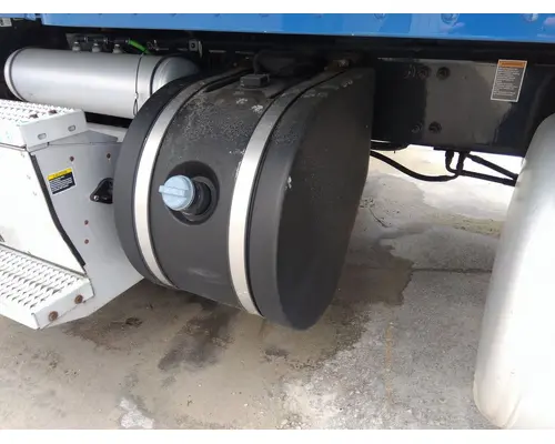 PETERBILT 579 DEF TANK