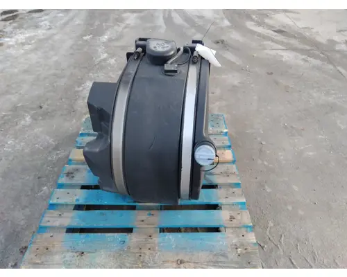 PETERBILT 579 DEF TANK