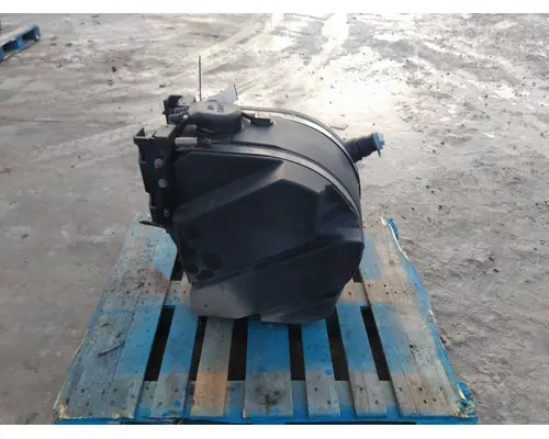 PETERBILT 579 DEF TANK