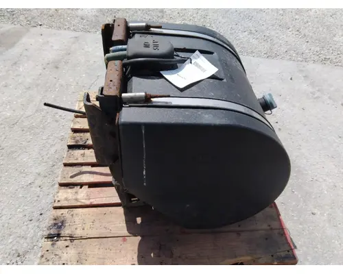 PETERBILT 579 DEF TANK
