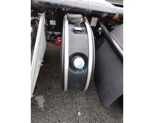 PETERBILT 579 DEF TANK