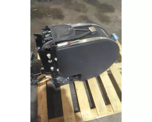 PETERBILT 579 DEF TANK