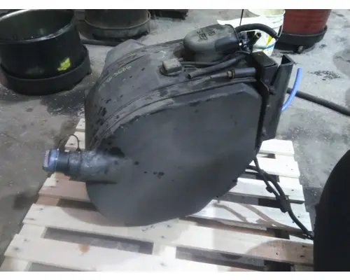 PETERBILT 579 DEF TANK