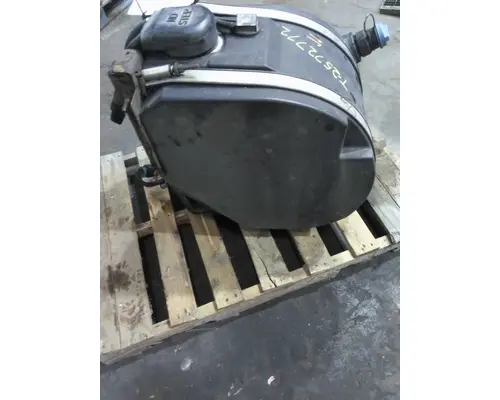 PETERBILT 579 DEF TANK