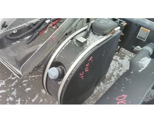 PETERBILT 579 DEF TANK