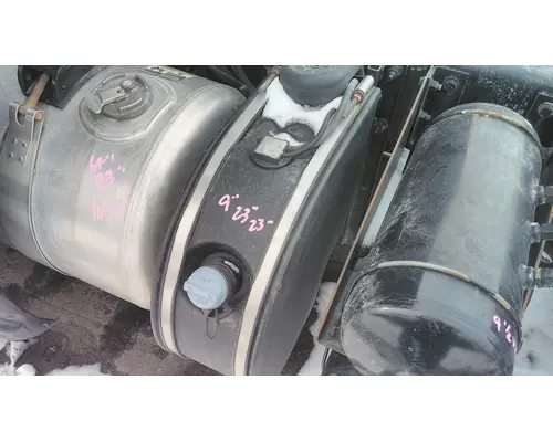 PETERBILT 579 DEF TANK