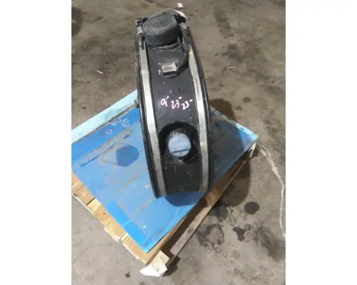 PETERBILT 579 DEF TANK