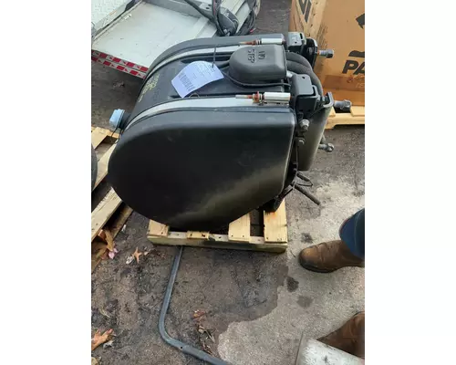 PETERBILT 579 DEF Tank