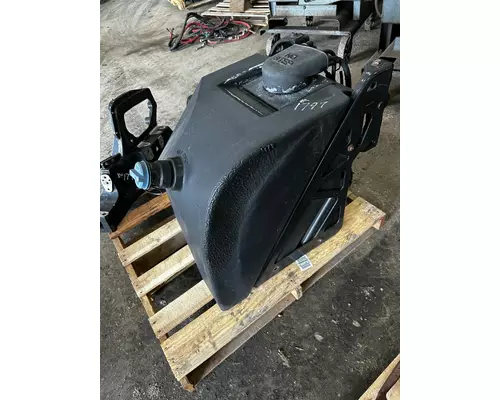PETERBILT 579 DEF Tank