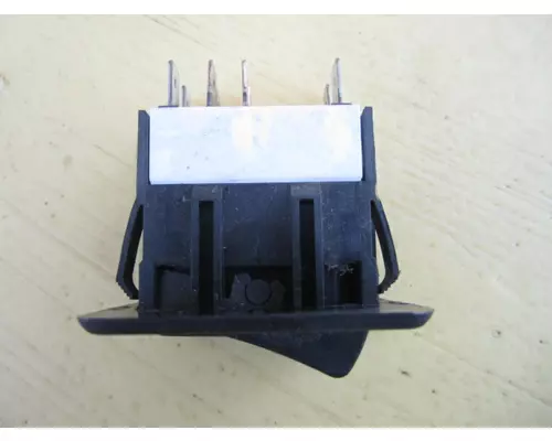 PETERBILT 579 DIFFERENTIAL LOCK SWITCH